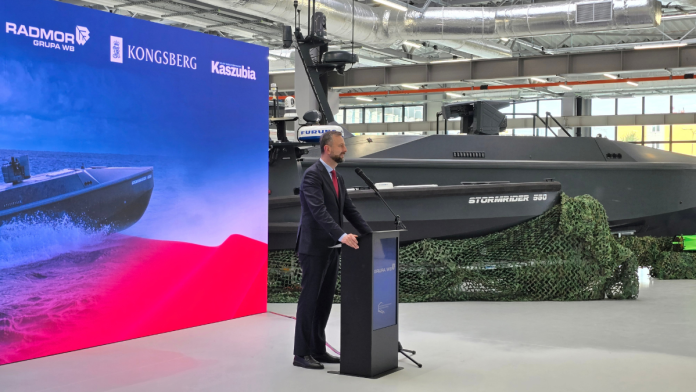 Minister Obrony Narodowej, Władysław Kosiniak-Kamysz na tle dronów StormRider